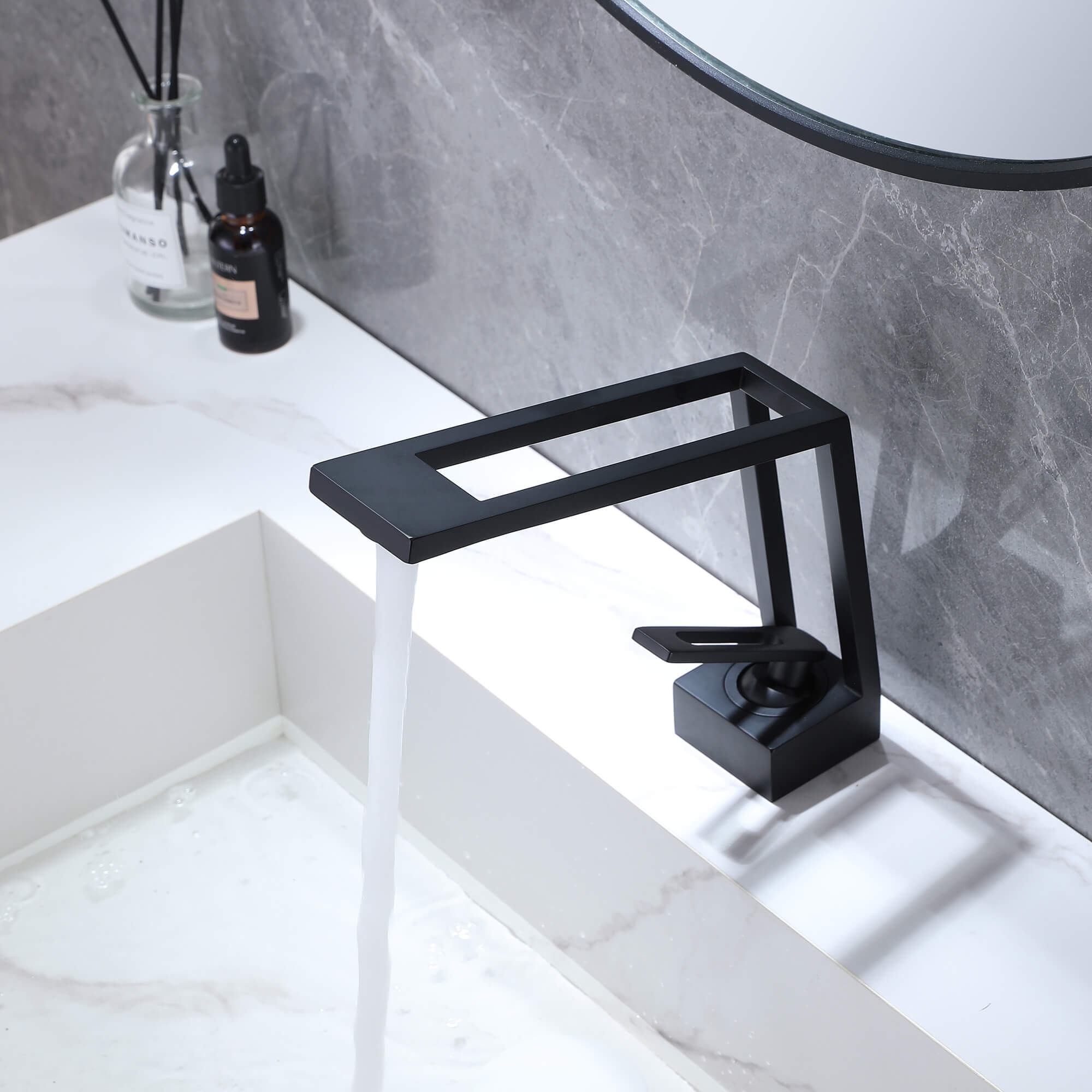 Geometric Single-Handle Faucet with Sculpted Open Frame