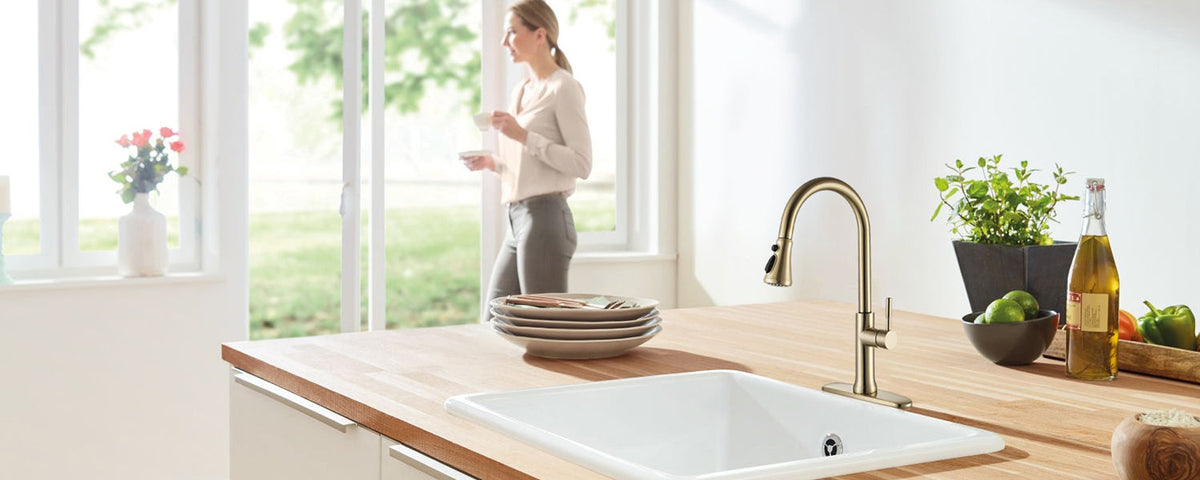 3 Hole Gold Kitchen Faucet with Pull Down Sprayer