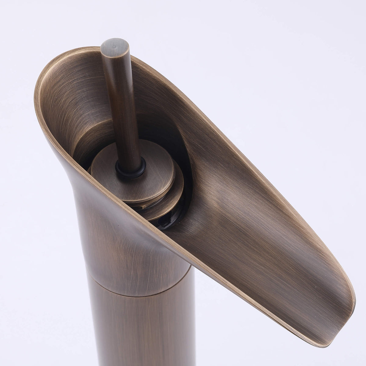 display of the handle of the vintage vessel sink faucet