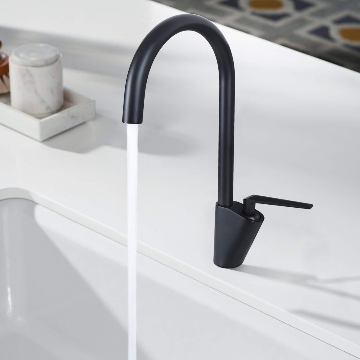 Single Handle Kitchen Faucet for 1-Hole Sink Solid Brass Build
