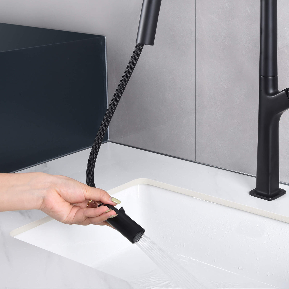 single hole kitchen faucet scattering mode