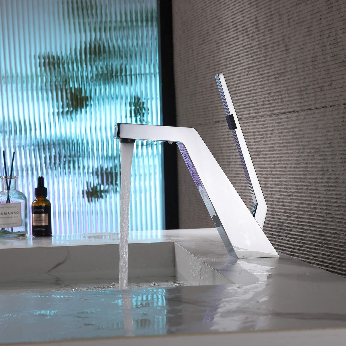 Modern Single-Hole Bathroom Basin Mixer Tap for Elegant Sinks
