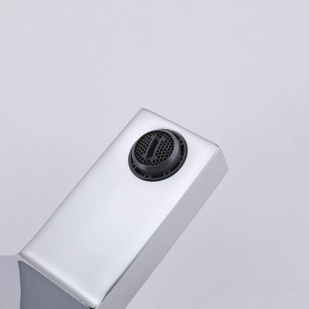 Modern Single-Hole Bathroom Basin Mixer Tap for Elegant Sinks