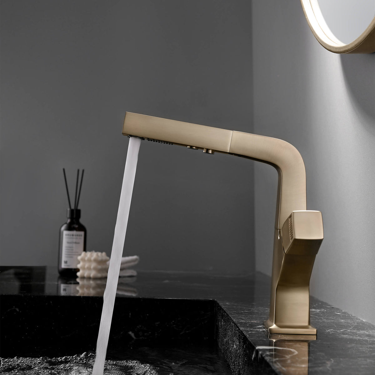Pull-Out Bathroom Faucet with Dual-Mode Spray and Single Handle