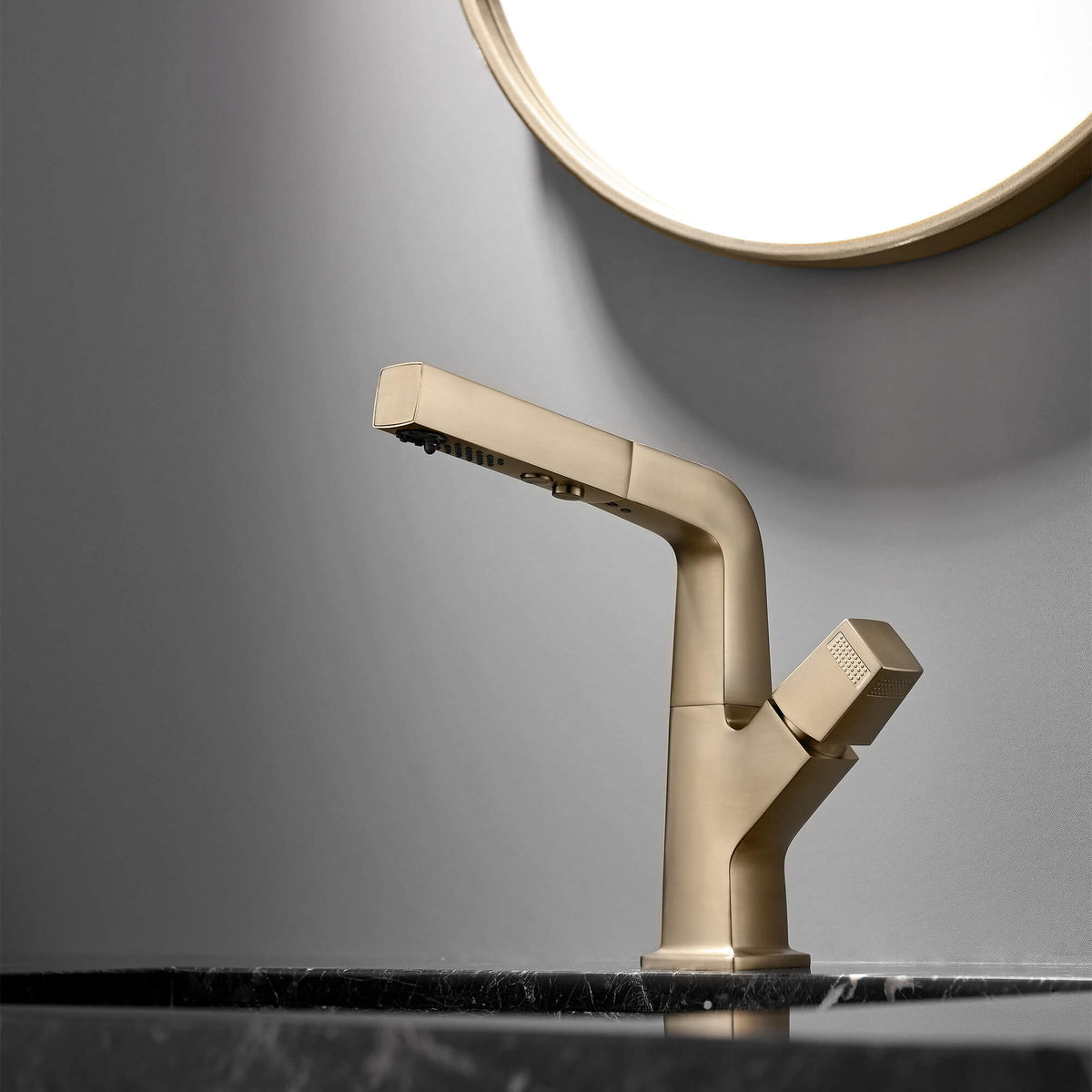 Pull-Out Bathroom Faucet with Dual-Mode Spray and Single Handle