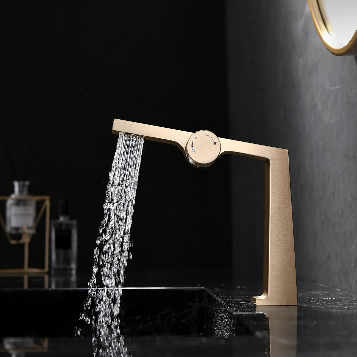 Single Handle Bathroom Basin Faucet with Rectangular Spout and Knurled Side Handle