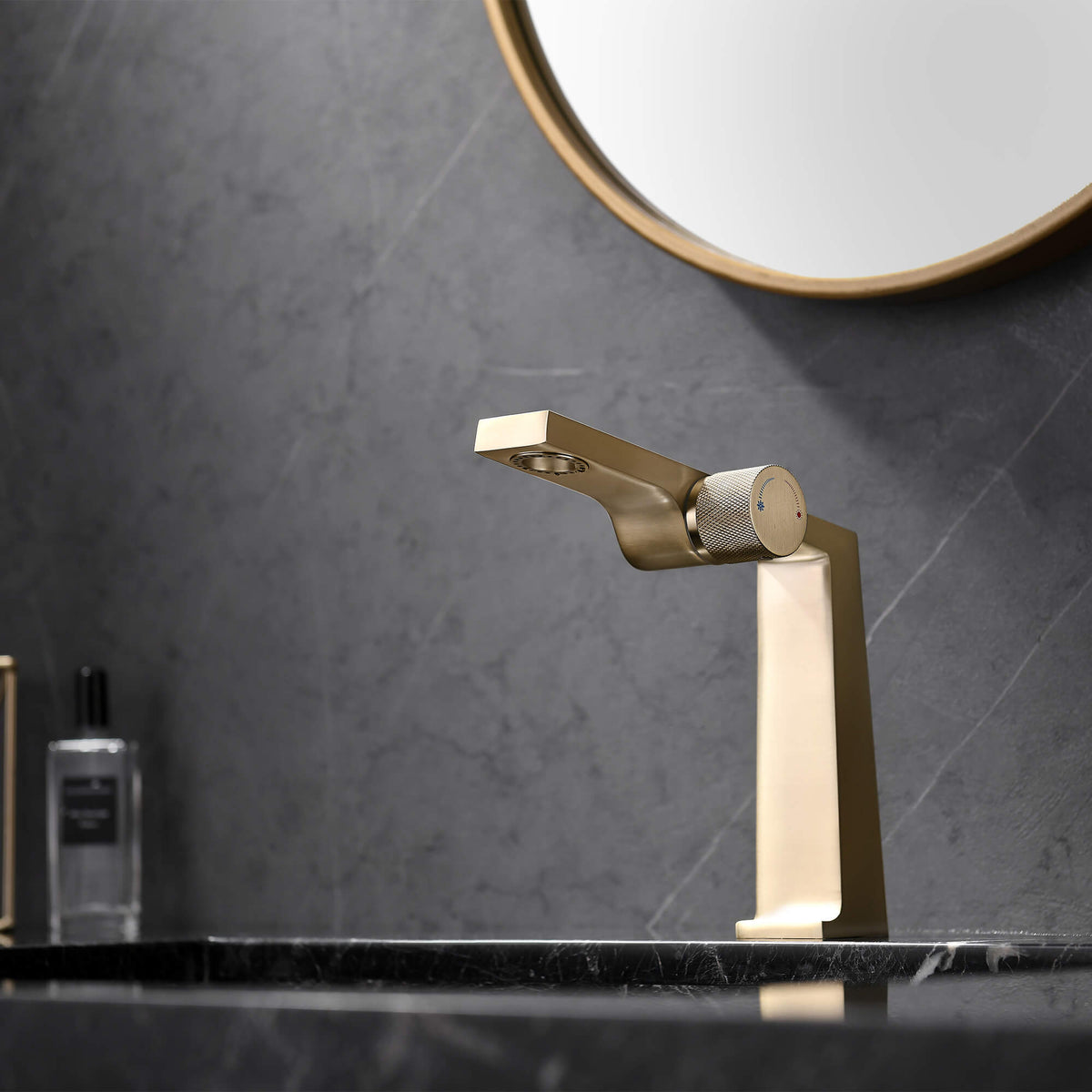 Single Handle Bathroom Basin Faucet with Rectangular Spout and Knurled Side Handle