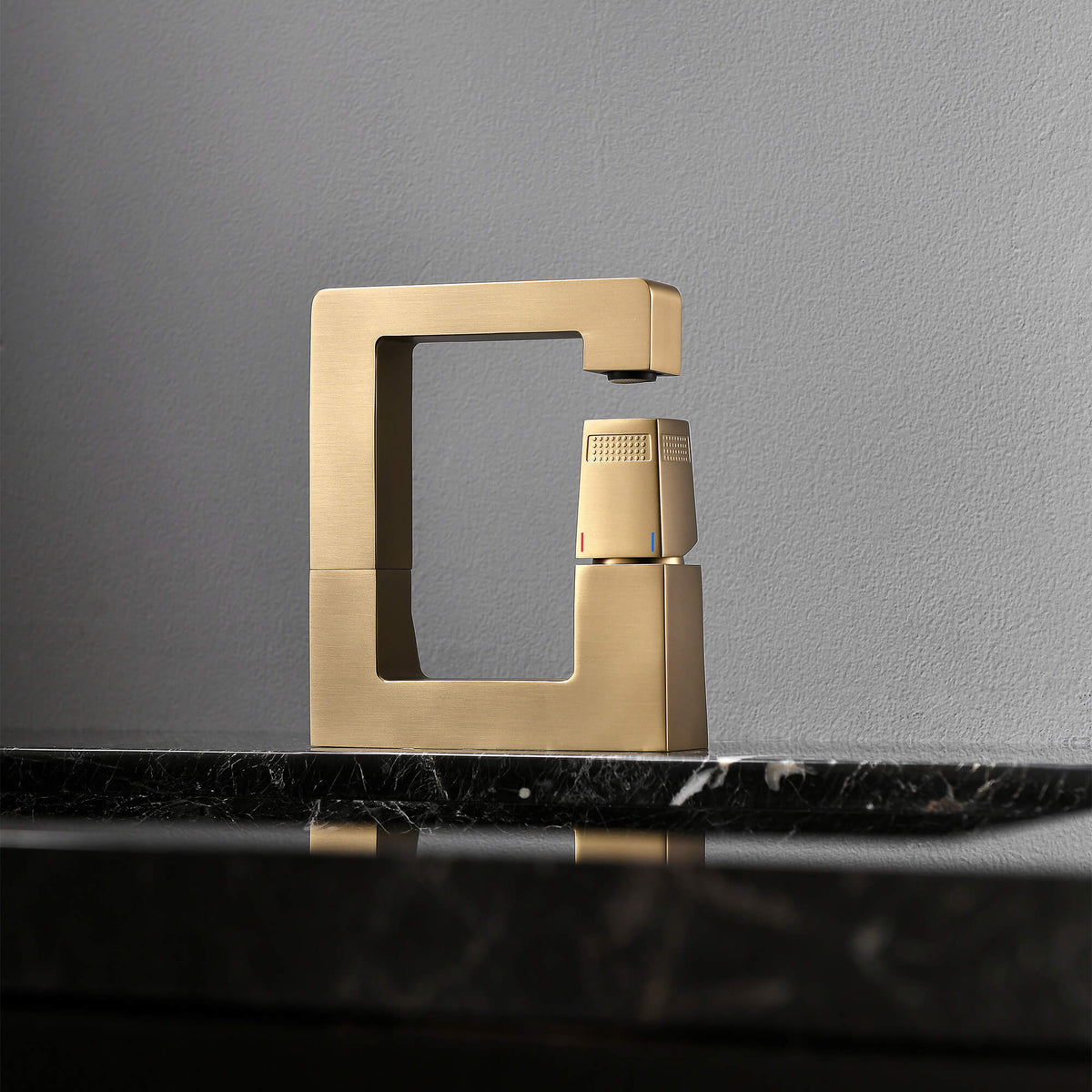 Single Handle Bathroom Basin Faucet with Open Square Frame