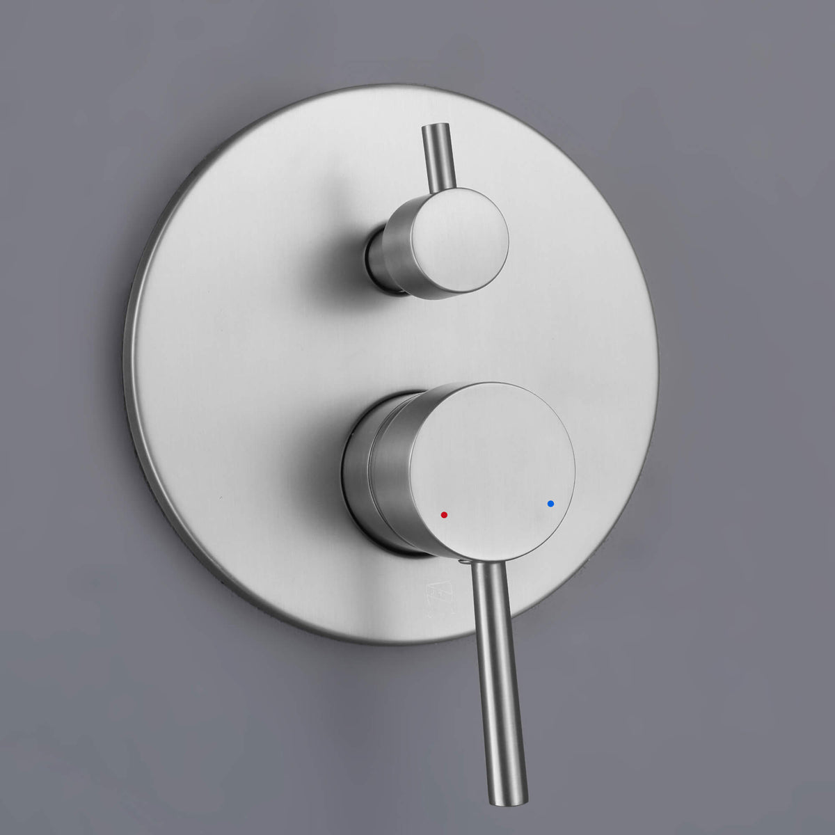 Wall-Mounted Bathtub Faucet with Handheld Hose and Mixer Tap