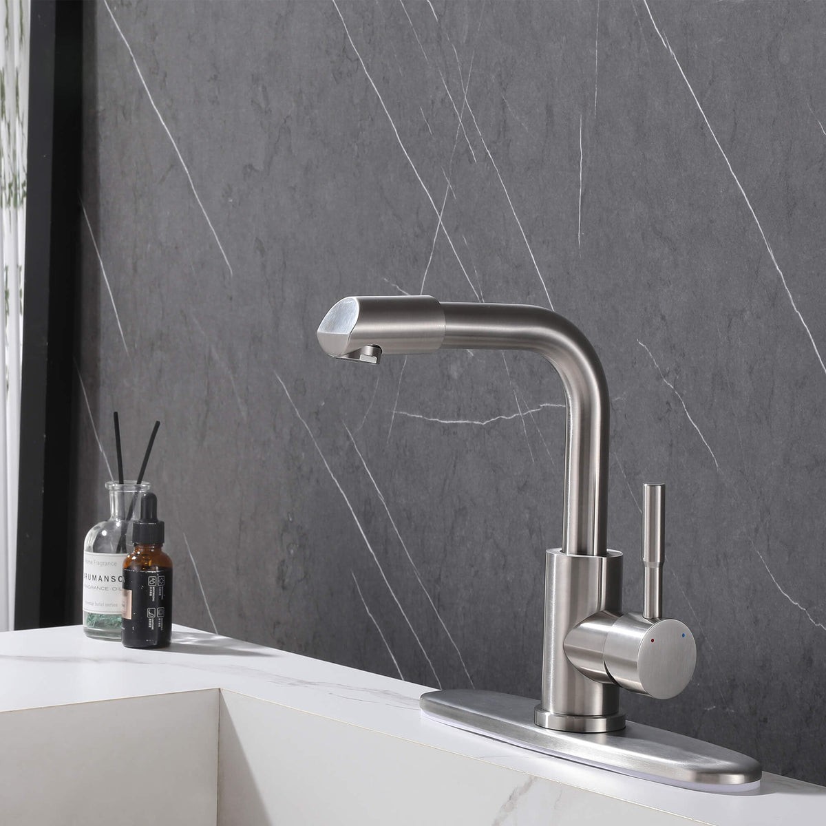 Single-Handle Bathroom Faucet with 360° Rotatable Spout