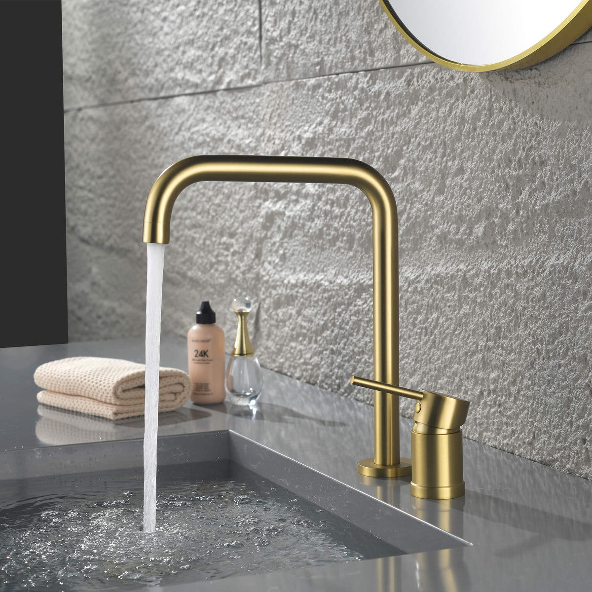 Rotating Spout Mixer Tap for Washbasin with One Handle