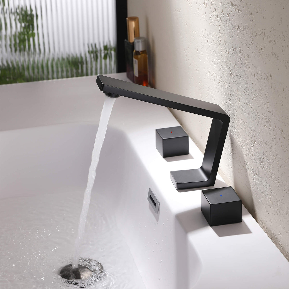 3-Hole 2-Handle Widespread Bathroom Sink Faucet with Modern Design