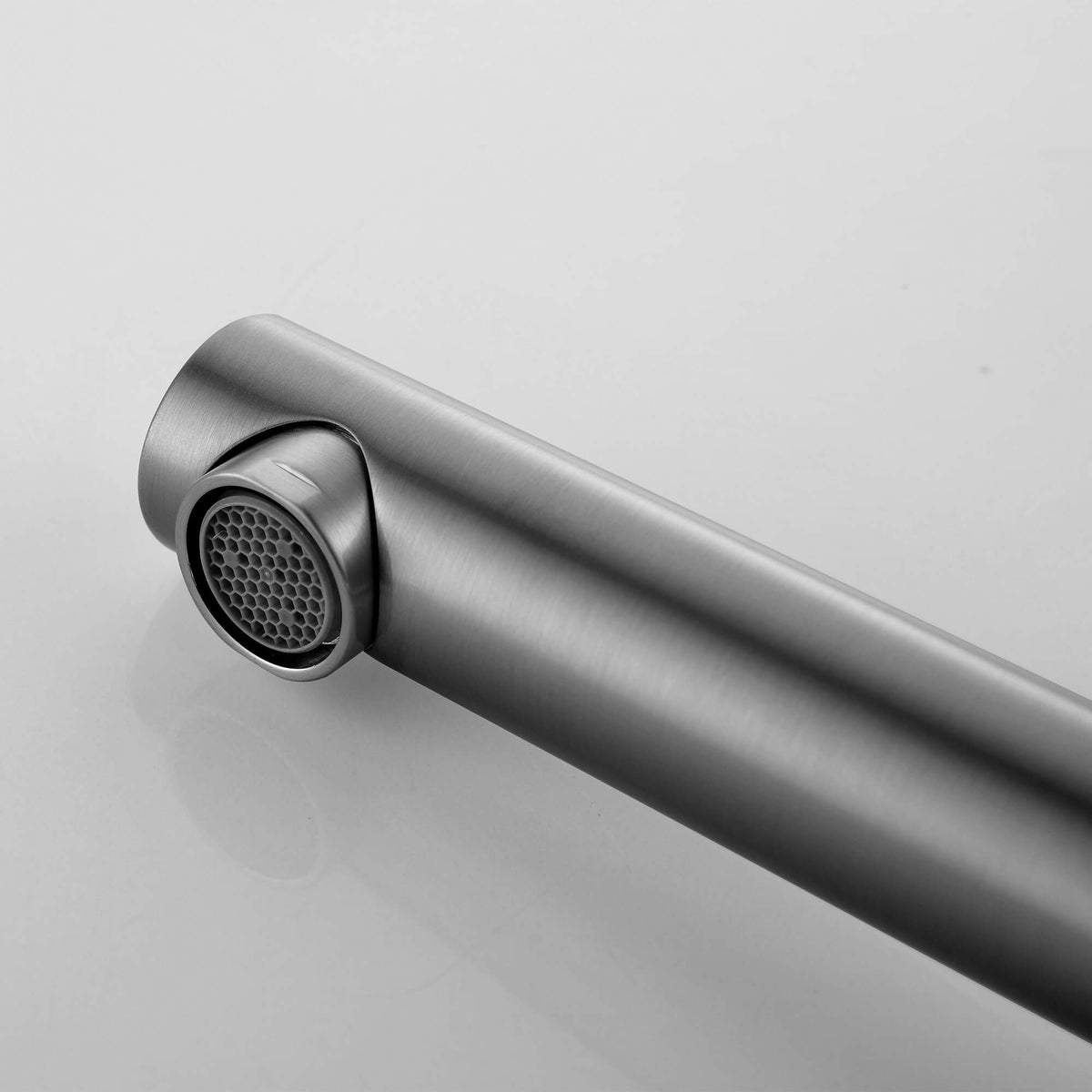 Modern Brass Bathroom Faucet Single-Hole Basin Mixer Tap with Knurled Handle