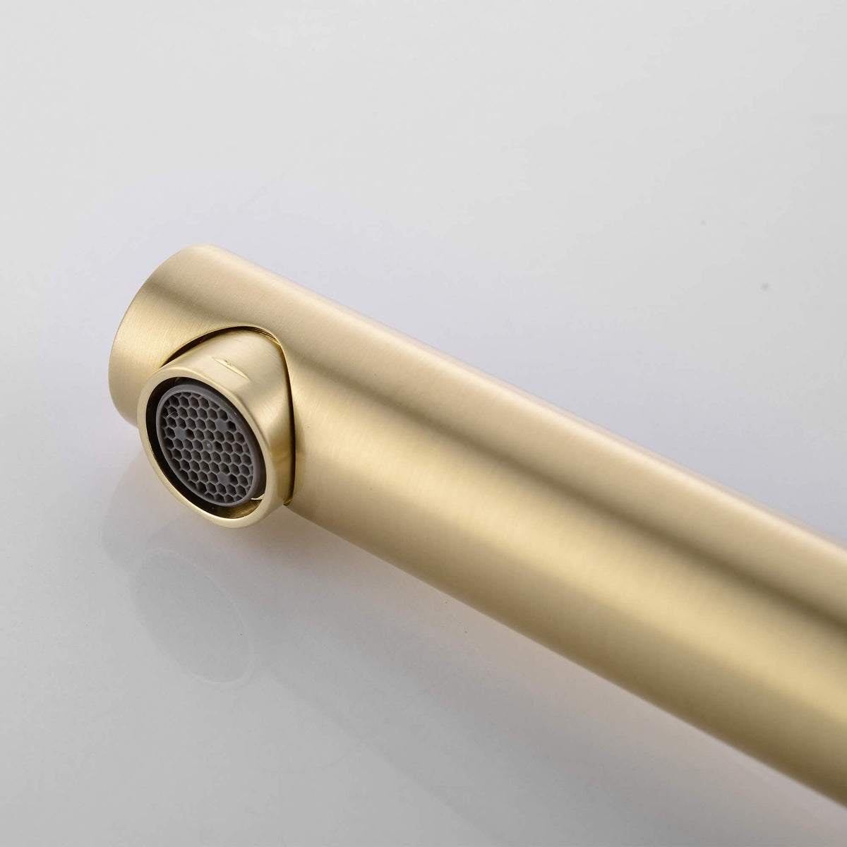 Modern Brass Bathroom Faucet Single-Hole Basin Mixer Tap with Knurled Handle