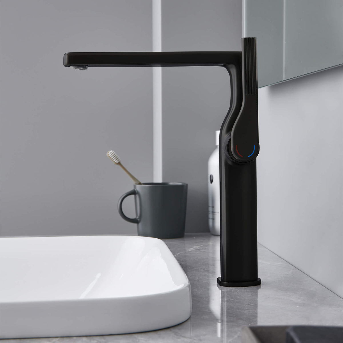 Modern Tall Basin Faucet with Single Handle and Pop-Up Drain Vessel Sink Bathroom Faucet