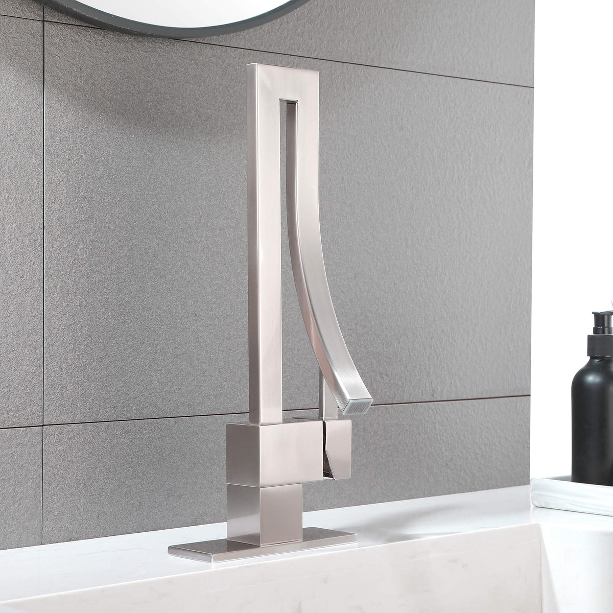 Sculptural Mixer Faucet with Vertical Cutout Spout