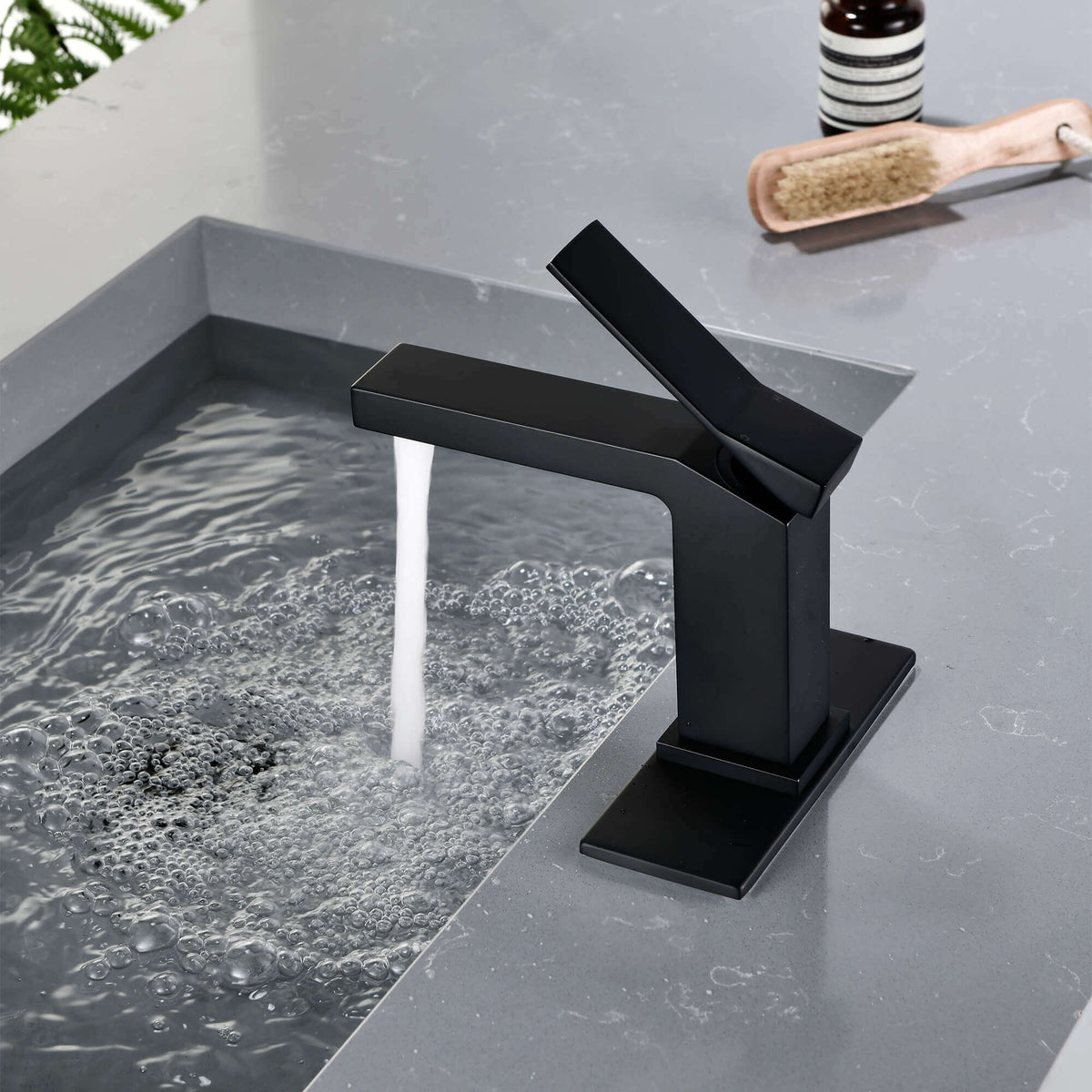 Stylish Single-Handle Bathroom Sink Faucet with Elegant Cover Plate