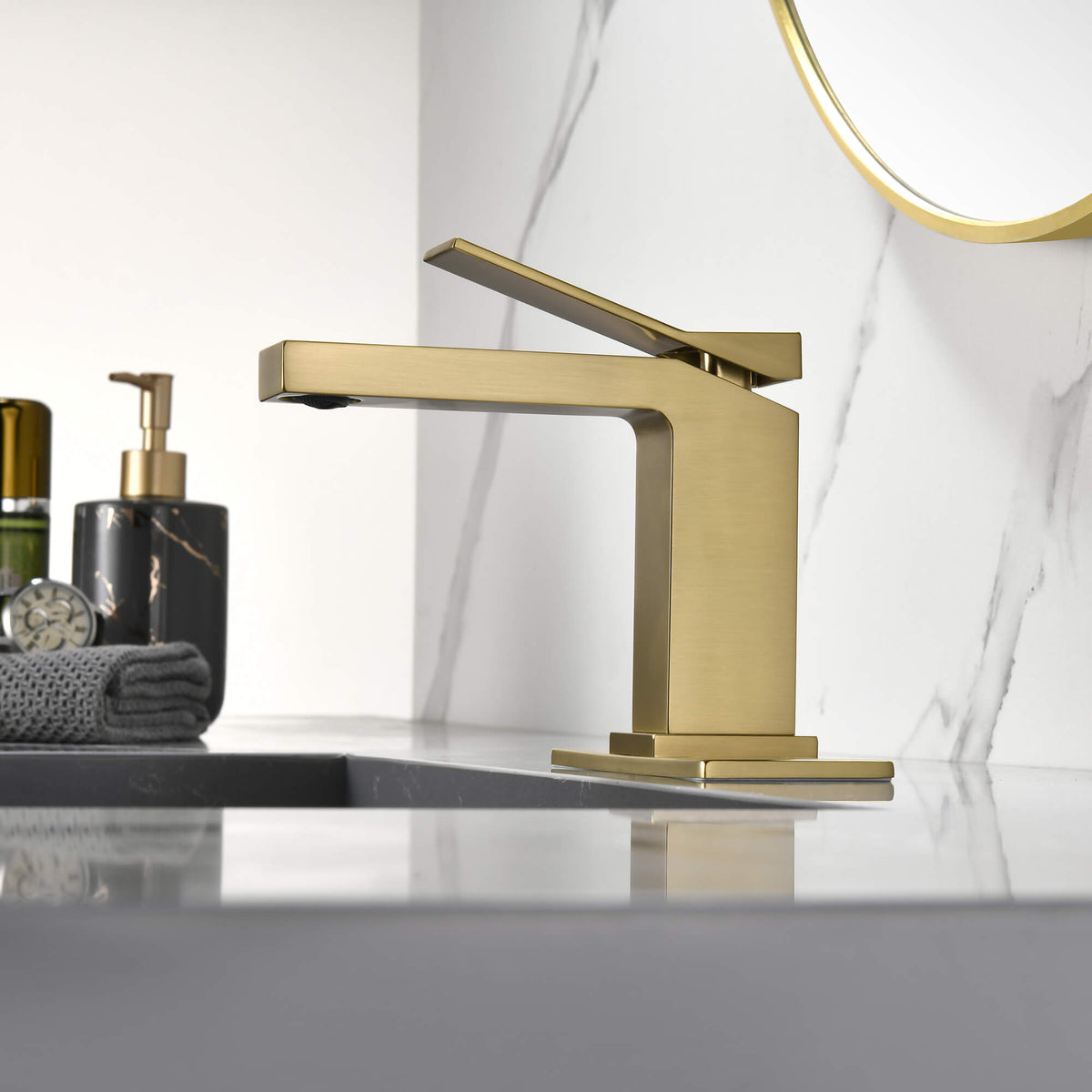 Stylish Single-Handle Bathroom Sink Faucet with Elegant Cover Plate