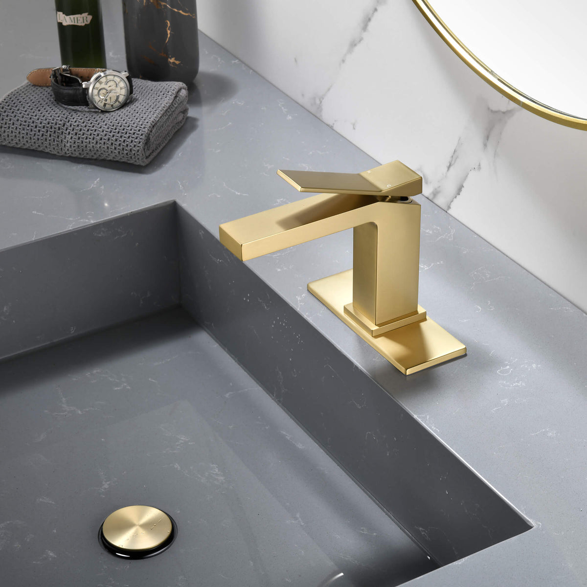 Stylish Single-Handle Bathroom Sink Faucet with Elegant Cover Plate