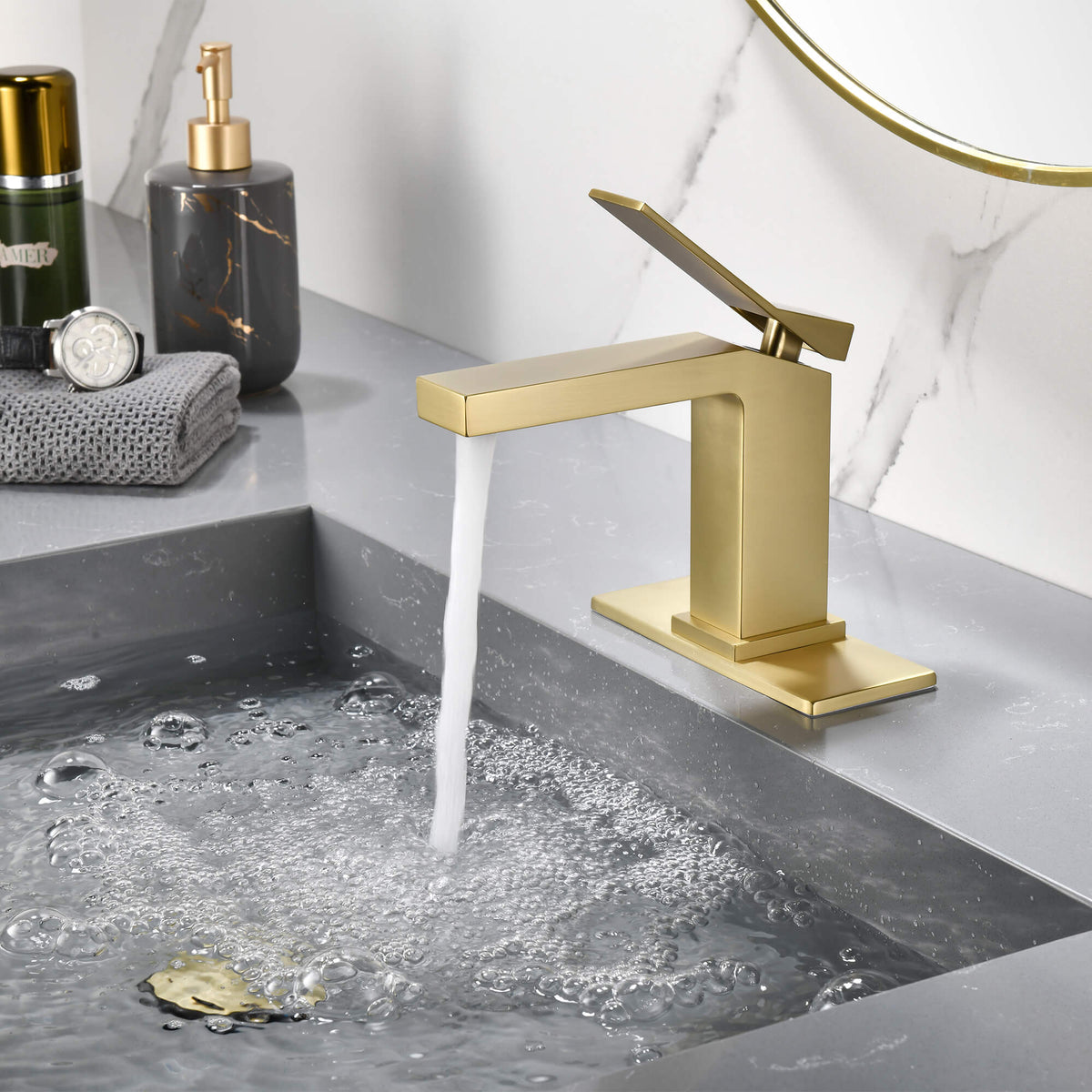 Stylish Single-Handle Bathroom Sink Faucet with Elegant Cover Plate