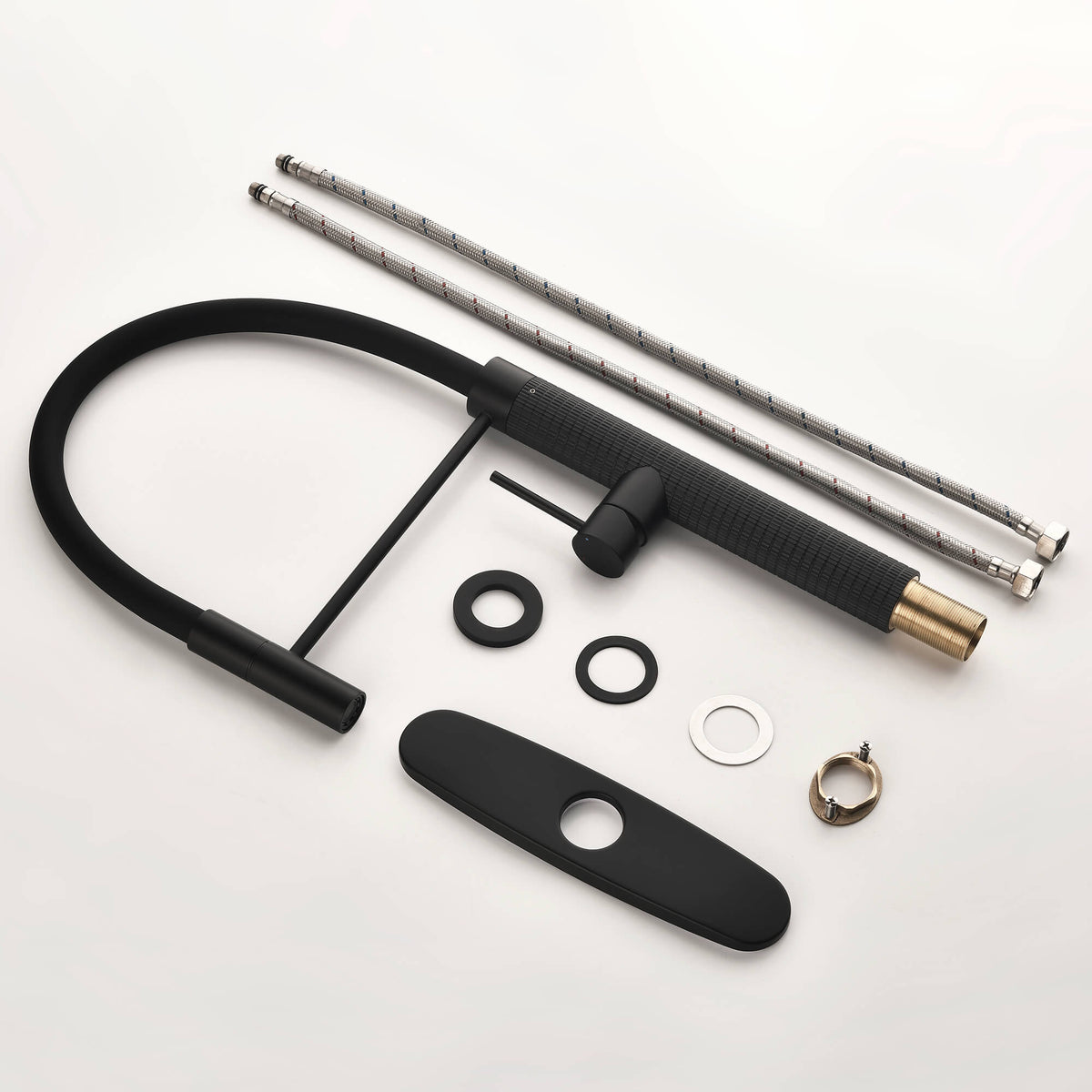 Single Handle Pull-Out Kitchen Faucet with 180° Swivel Spout Solid Brass