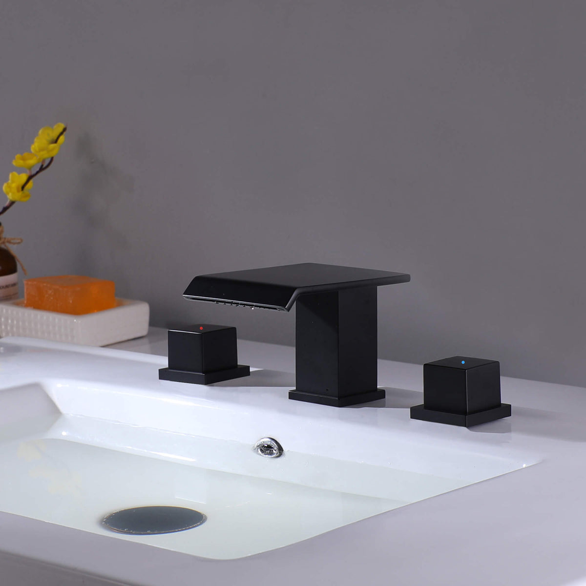 Waterfall Bathroom Faucet Solid Brass Widespread 3-Hole Vanity Tap