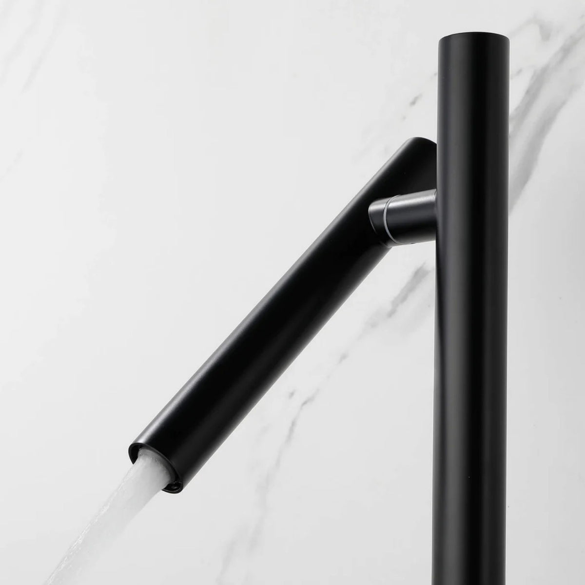 Stainless Steel Kitchen Sink Faucet Single Handle 360° Swivel Spout Mixer Tap