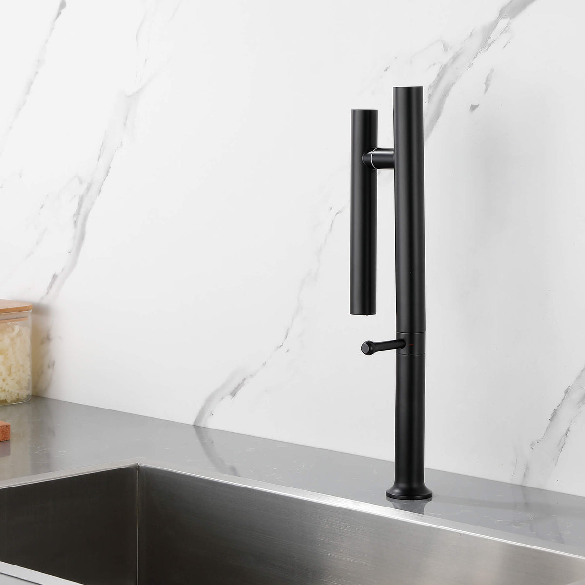 Modern Single Handle Stainless Steel Kitchen Faucet with 360° Swivel Spout