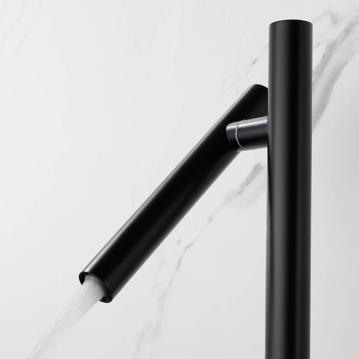 Modern Single Handle Stainless Steel Kitchen Faucet with 360° Swivel Spout