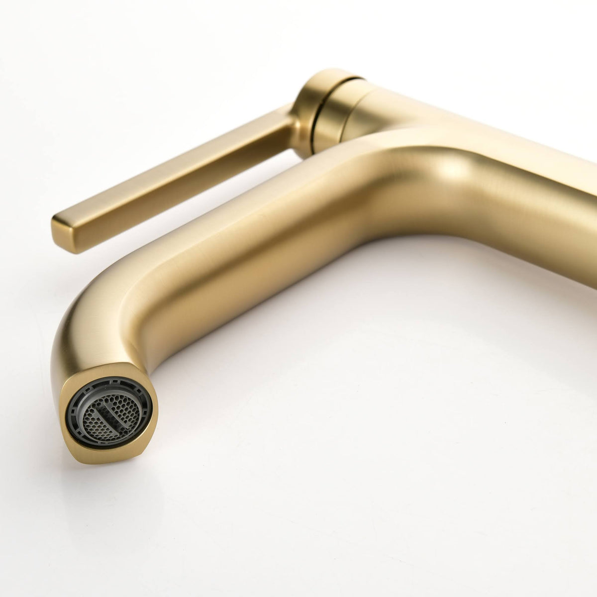 Modern Single-Handle Bathroom Sink Faucet with Stylish Design