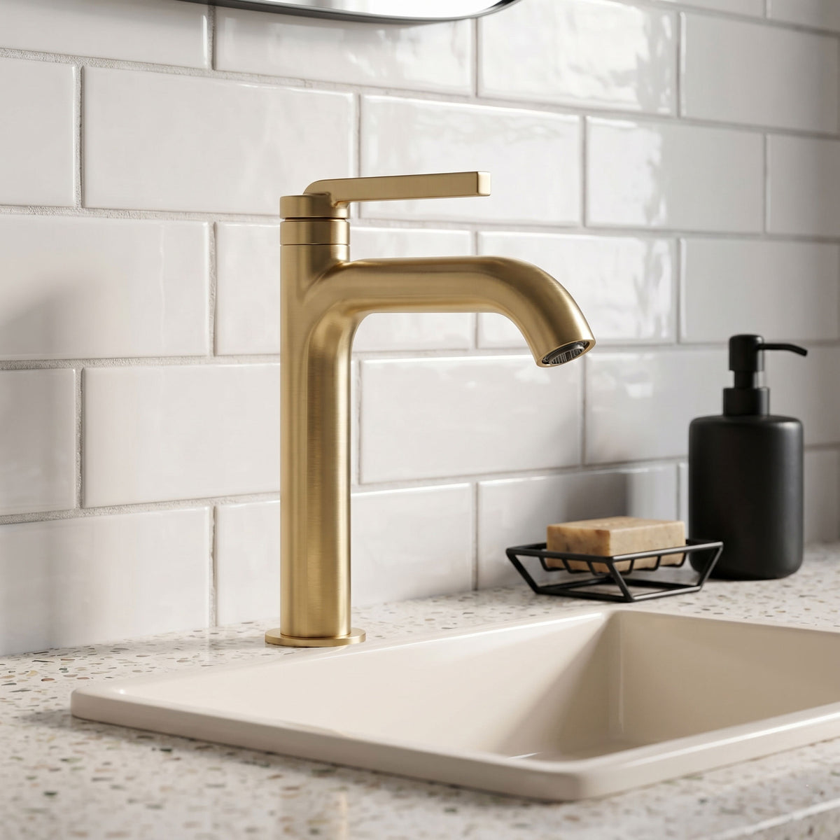 Modern Single-Handle Bathroom Sink Faucet with Stylish Design