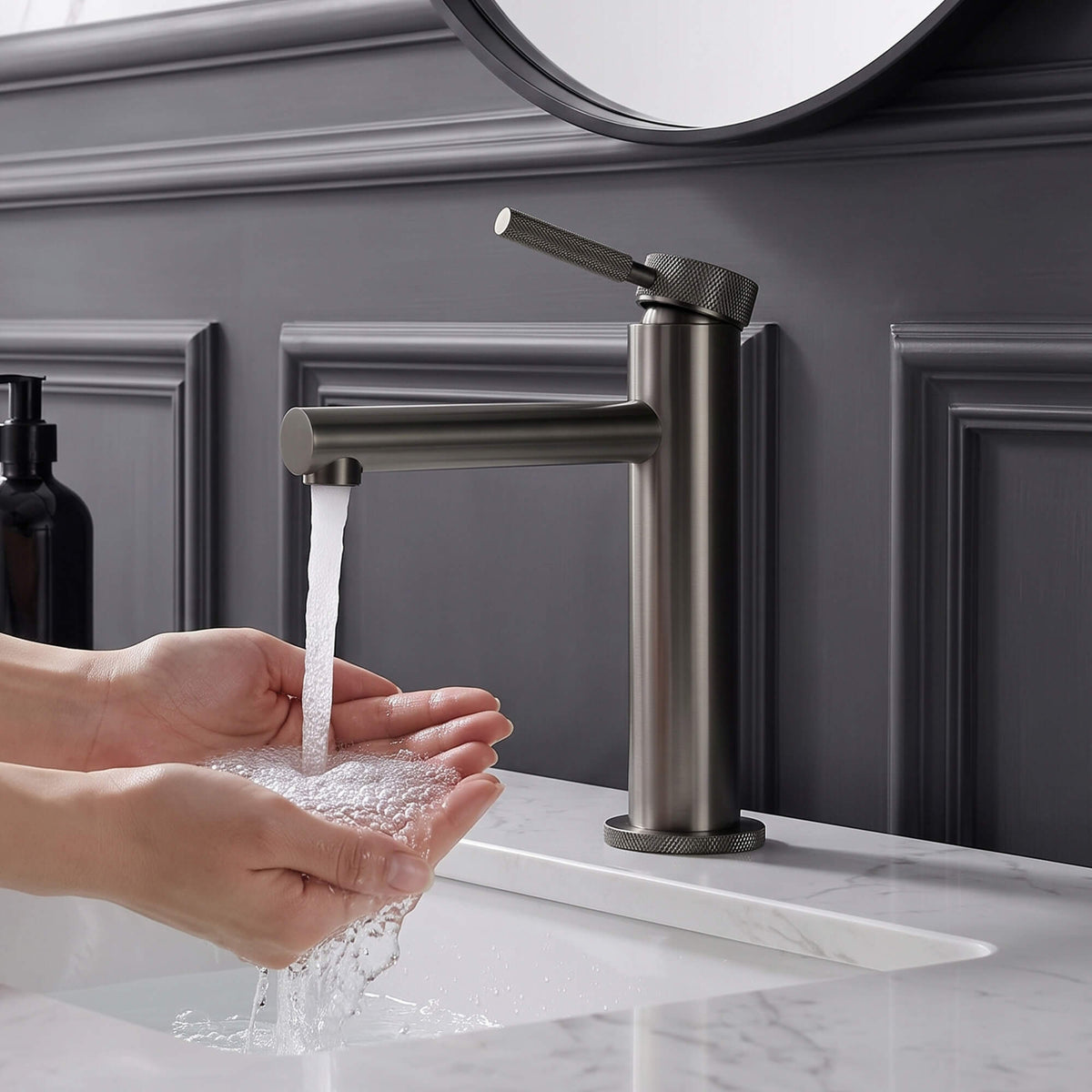 Modern Brass Bathroom Faucet Single-Hole Basin Mixer Tap with Knurled Handle