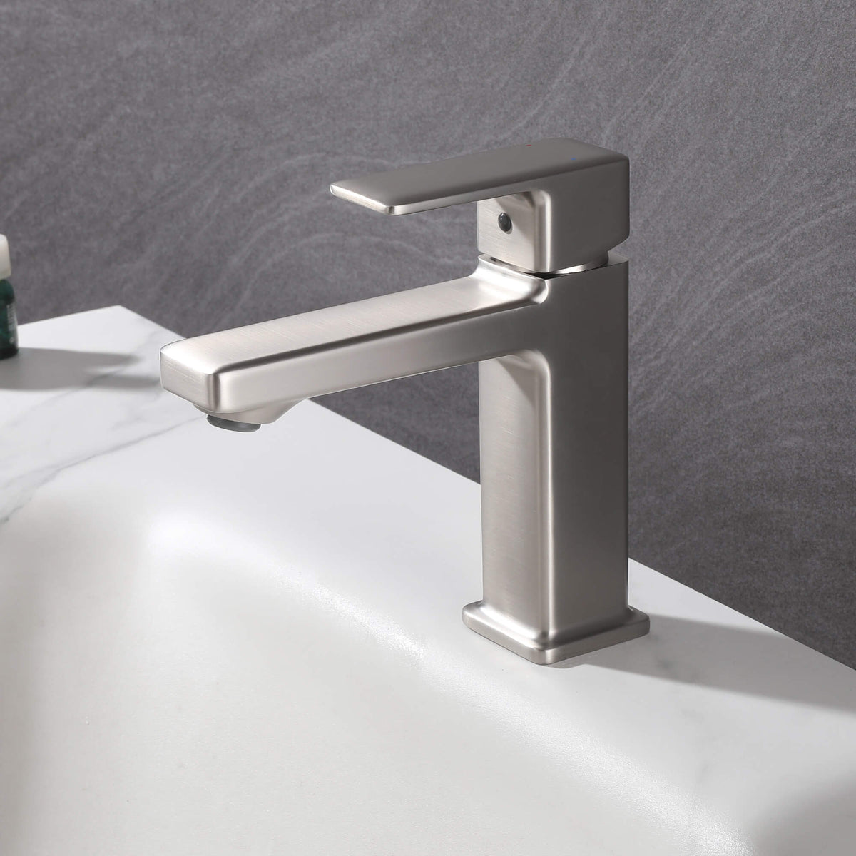 Modern Square Single-Hole Bathroom Faucet