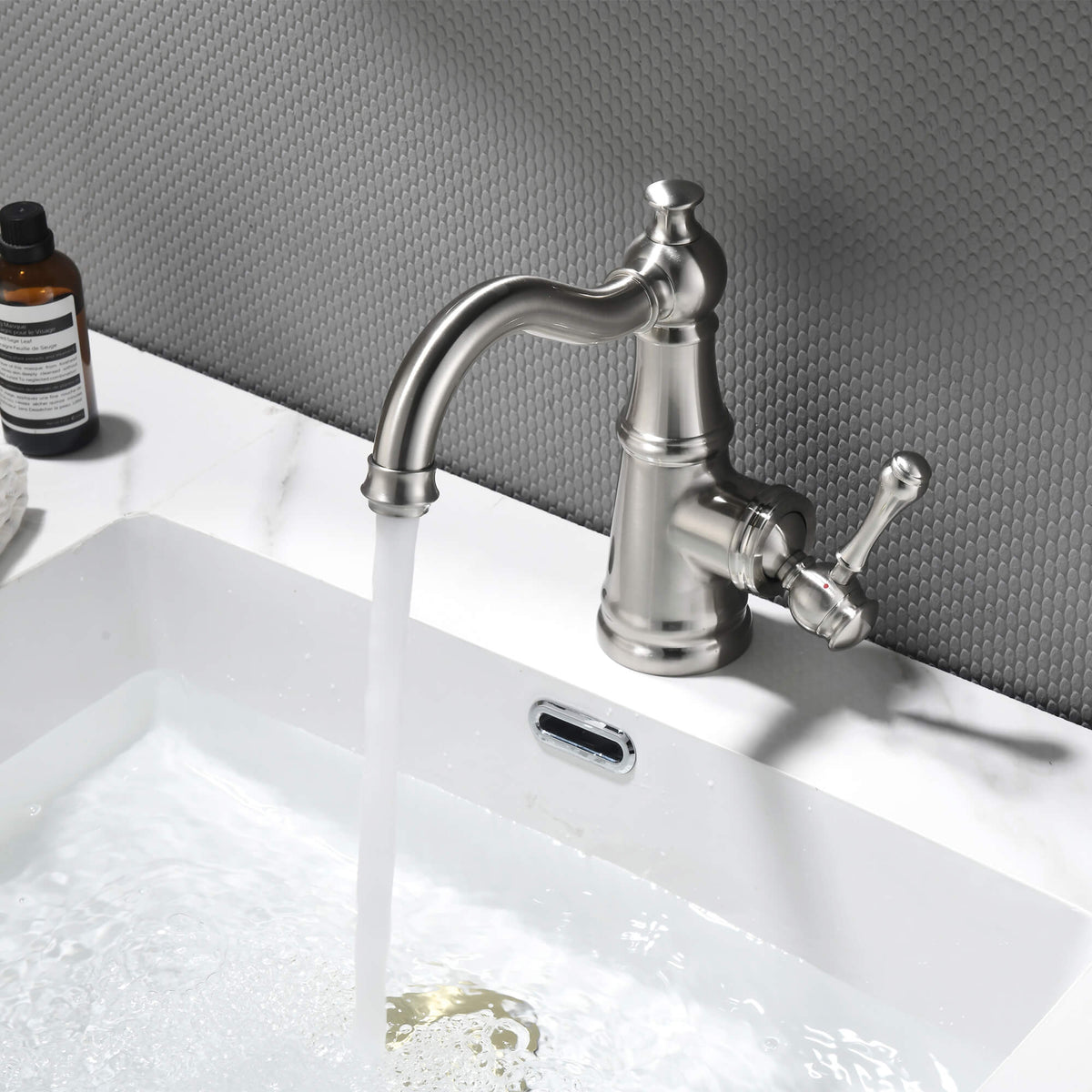Single Hole Bathroom Faucet with Curved Spout Vintage Vanity Sink Mixer Tap