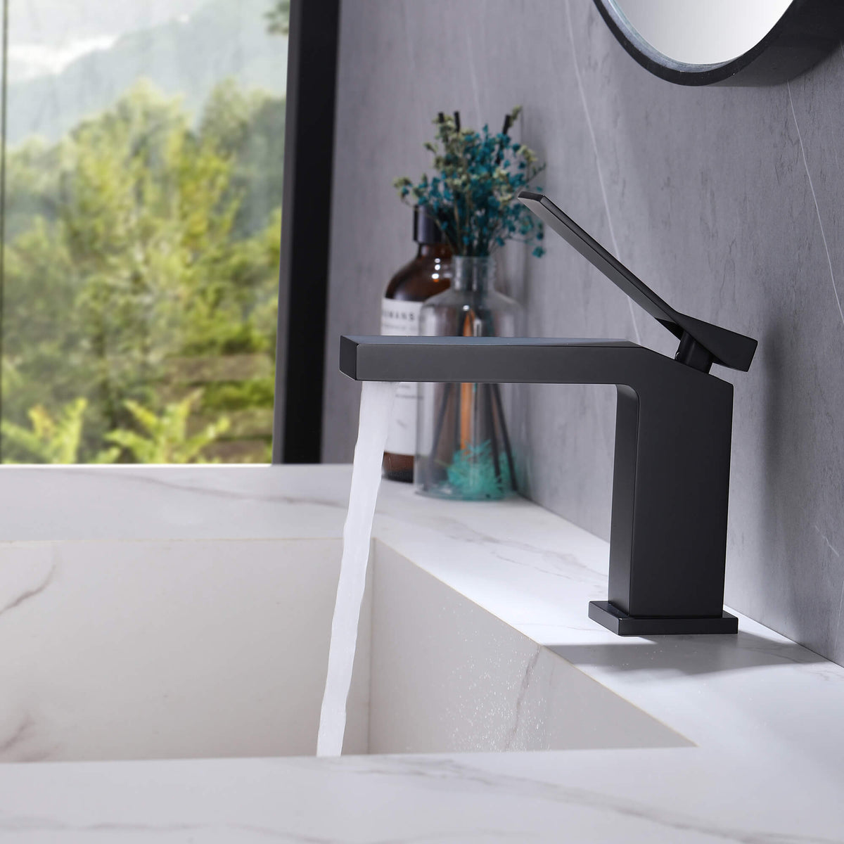 Contemporary Flat Spout Faucet for Deck Mount Sink