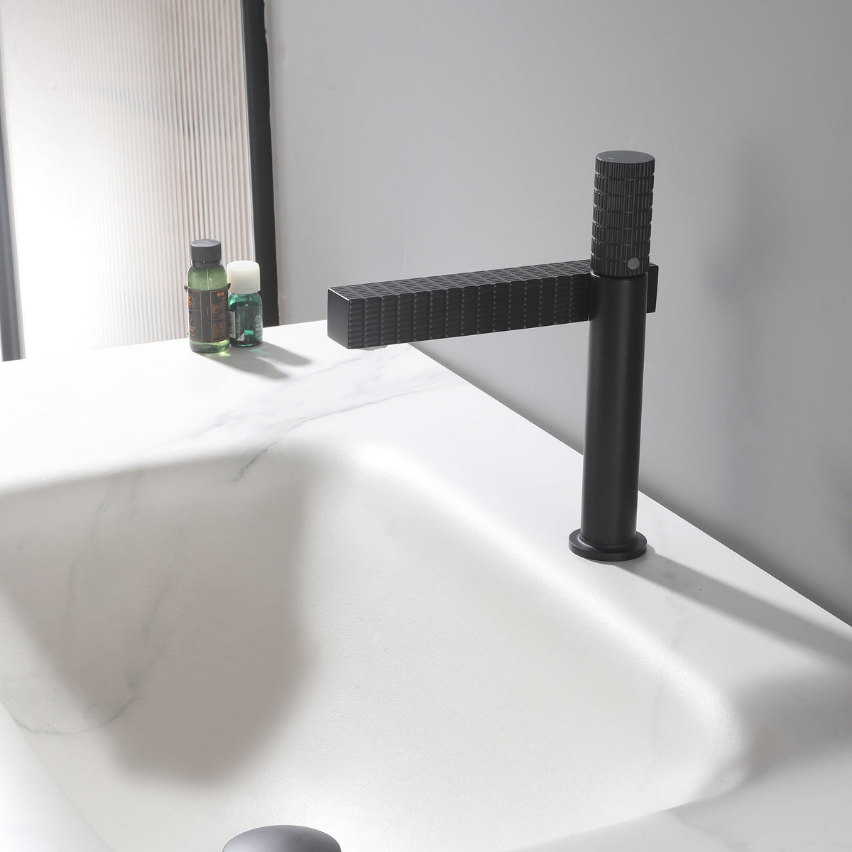 Modern Single Hole Bathroom Faucet with Dual Water Outlet and Flip Aerator