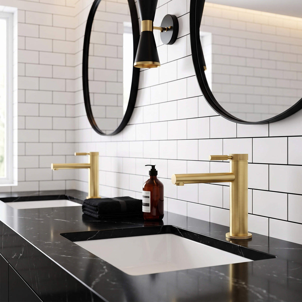 Modern Brass Bathroom Faucet Single-Hole Basin Mixer Tap with Knurled Handle