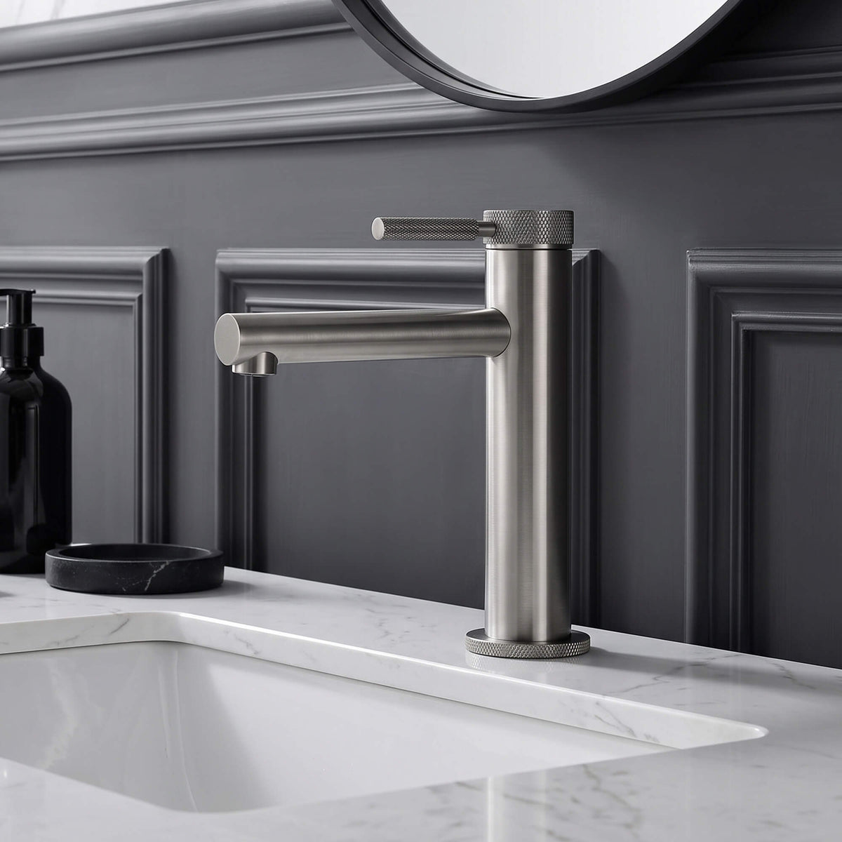 Modern Brass Bathroom Faucet Single-Hole Basin Mixer Tap with Knurled Handle