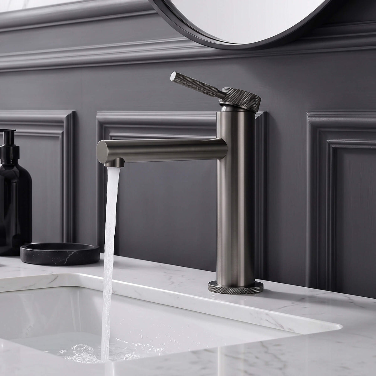Modern Brass Bathroom Faucet Single-Hole Basin Mixer Tap with Knurled Handle