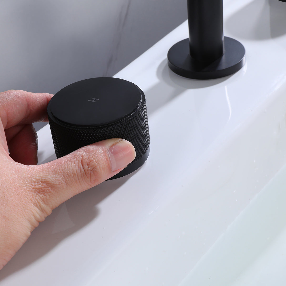Widespread Gooseneck Faucet with Minimalist Cylinder Handles