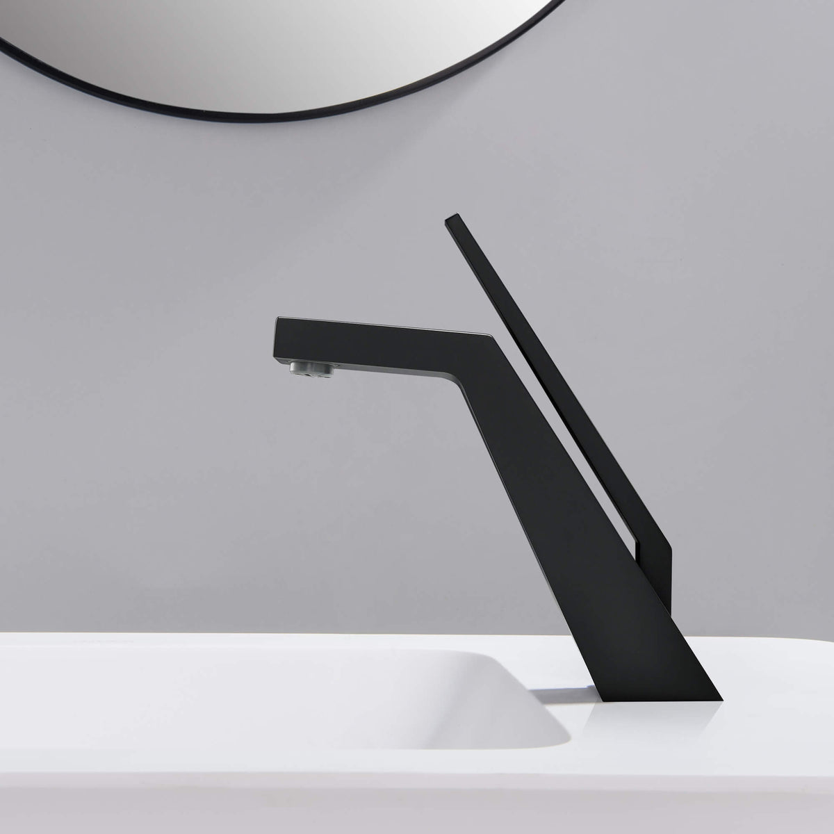Modern Single-Hole Bathroom Basin Mixer Tap for Elegant Sinks